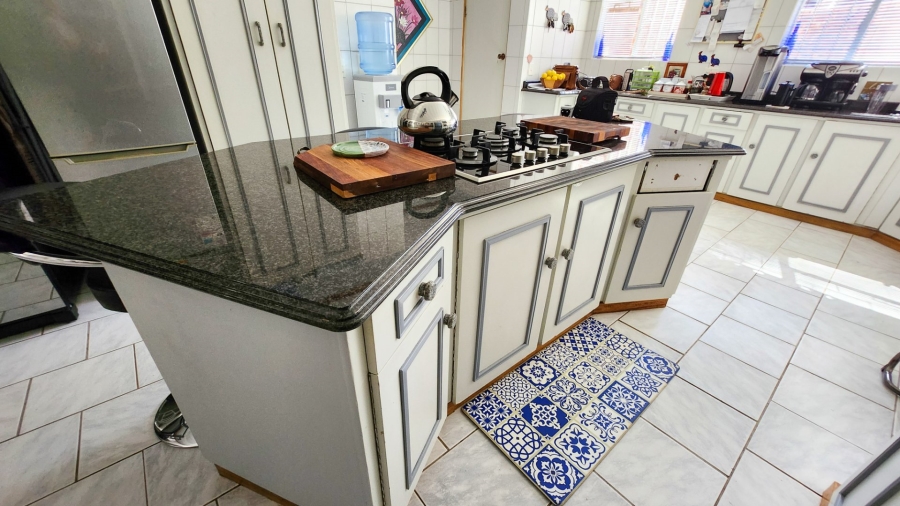 4 Bedroom Property for Sale in Wilkoppies North West